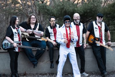 Elvis and the Outlaws relaxing with each out
